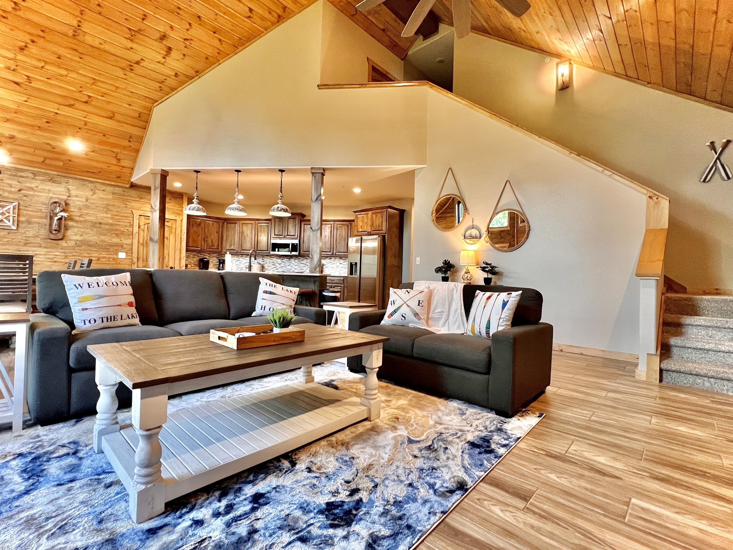 Smart-TV, Kamin, Tischtennisplatte