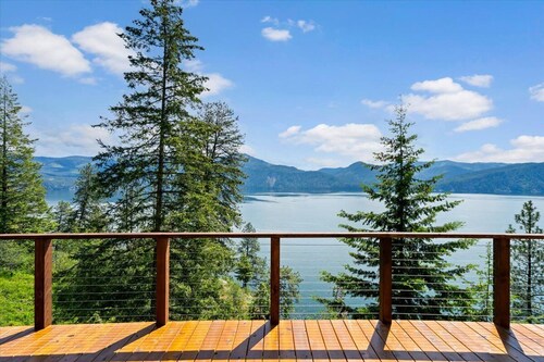 Luxury Waterfront Cabin on Lake Pend Oreille with Game Room - Fully Remodeled! 