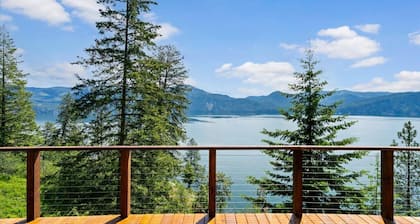 Luxury Waterfront Cabin on Lake Pend Oreille with Game Room - Fully Remodeled!