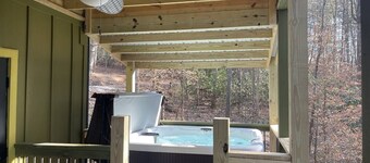 Hot Tub~7 Miles to Airport~EV Charger~Sleeps 20