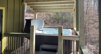 Hot Tub~7 Miles to Airport~EV Charger~Sleeps 20