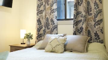 7 bedrooms, iron/ironing board, WiFi, bed sheets