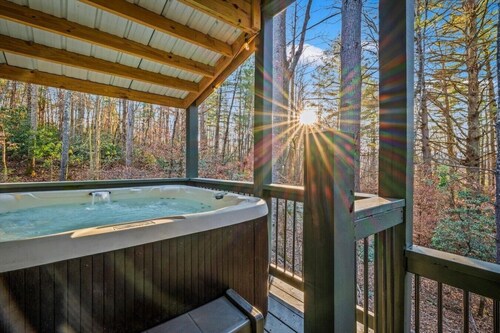 Spacious Villa for 20: Hot Tub & Game Room