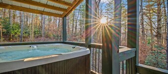Spacious Villa for 20: Hot Tub & Game Room