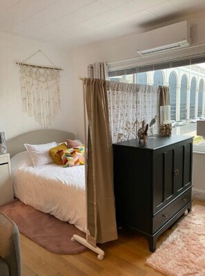 1 bedroom, desk, iron/ironing board, free WiFi
