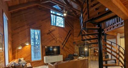 Access to everything yet secluded and chic, this hideaway has it all.