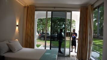 3 chambres, fer et planche à repasser, Wi-Fi, draps fournis