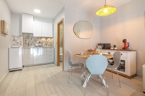 Fridge, microwave, coffee/tea maker, electric kettle