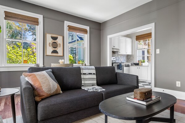 TV - The Sutton - C | Close to King & Historic Charm (Charleston)