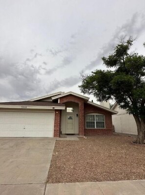 Exterior - Cozy Desert Home @ The Sun City (El Paso)