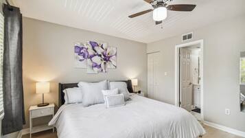 2 chambres, bureau, fer et planche Ă repasser, lit parapluie