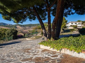 Property grounds - Architectural jewel between sea and mountains (Teià)