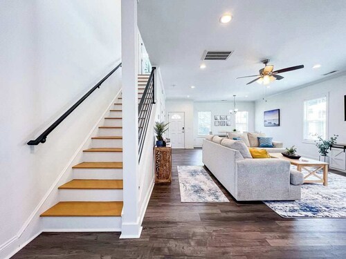 Coastal Home in the heart of downtown ILM