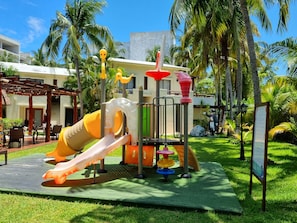 Área de juegos infantiles al aire libre