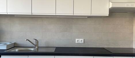 Fridge, microwave, dishwasher, coffee/tea maker