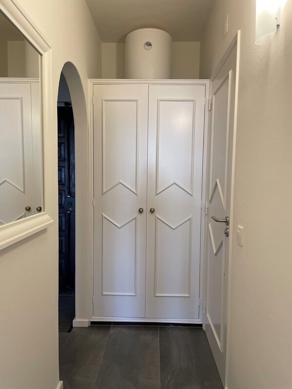 Interior - Apartment Z&a, Close to the Strip and Beach, With Airco (Albufeira)