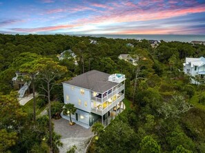 Exterior - Red Sunsets Ocean Breezes Luxury Furnishings (Folly Beach)