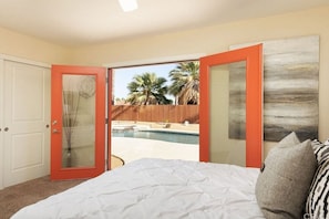 3 bedrooms, iron/ironing board, travel cot, WiFi - Palm Springs Haven with Heated Pool and Hot Tub! (Palm Springs)