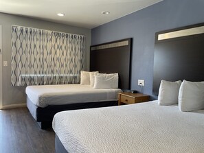 Blackout drapes, iron/ironing board, free WiFi, bed sheets - Motel 6 Yuba City, CA (Yuba City)