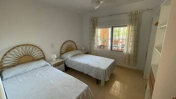 4 Schlafzimmer, Bügeleisen/Bügelbrett, Reisekinderbett, kostenloses WLAN