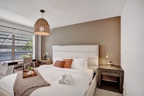 3 bedrooms, desk, iron/ironing board, free WiFi