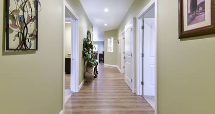 GORGEOUS 3-BEDROOM LUXURY CONDO/HEART OF BRANSON/INDOOR POOL/SPACIOUS/NO-STEPS!