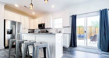 Dual Homes, 8 Beds: A Double Delight in Wilmington!
