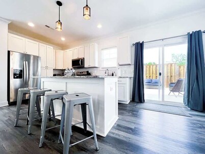 Dual Homes, 8 Beds: A Double Delight in Wilmington!