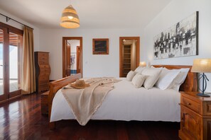 4 soveværelser, pengeskab på værelset, strygejern/strygebræt