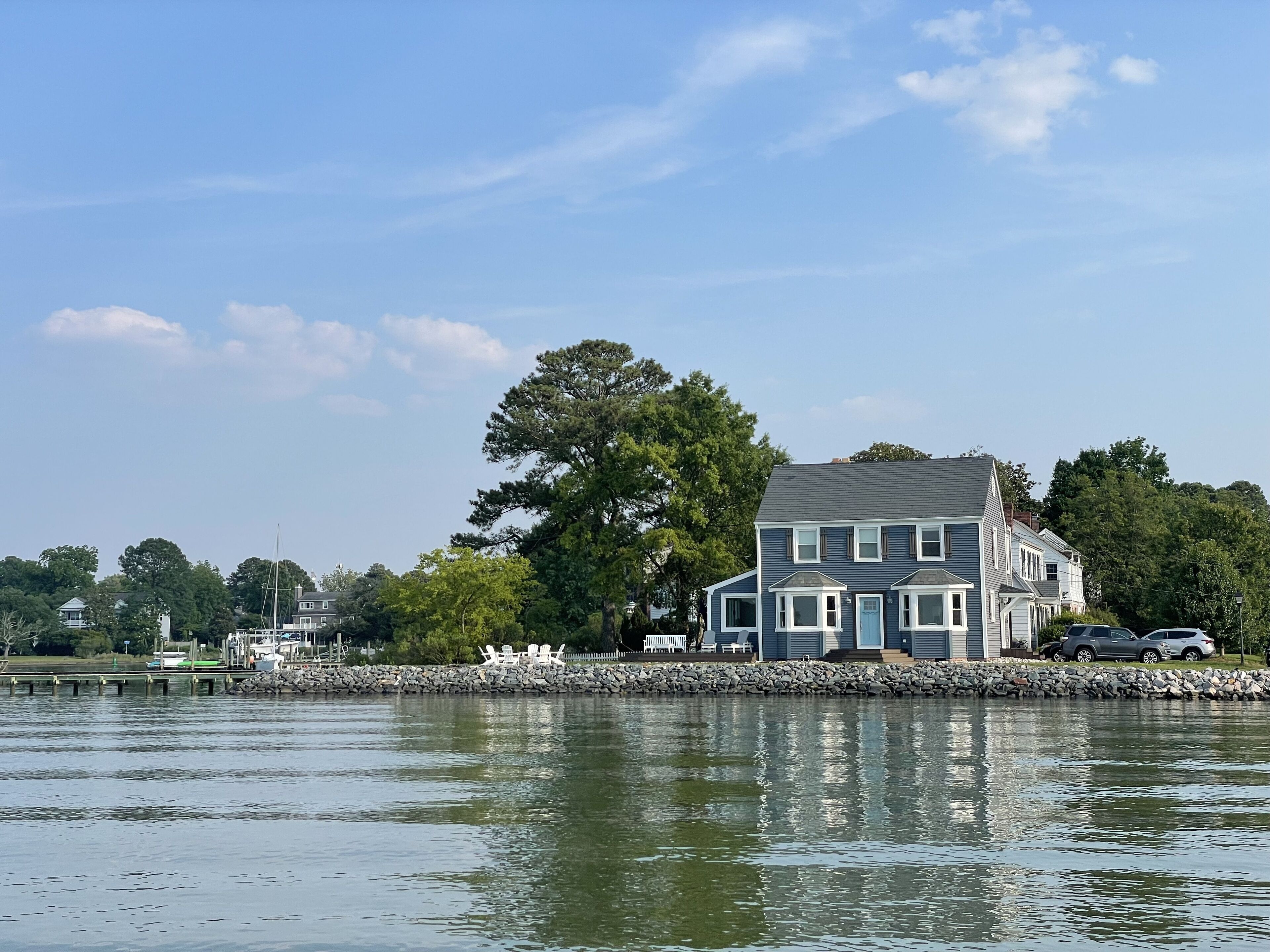 Family-friendly waterfront home! Amazing views, kayaks, fire pit, boating & more