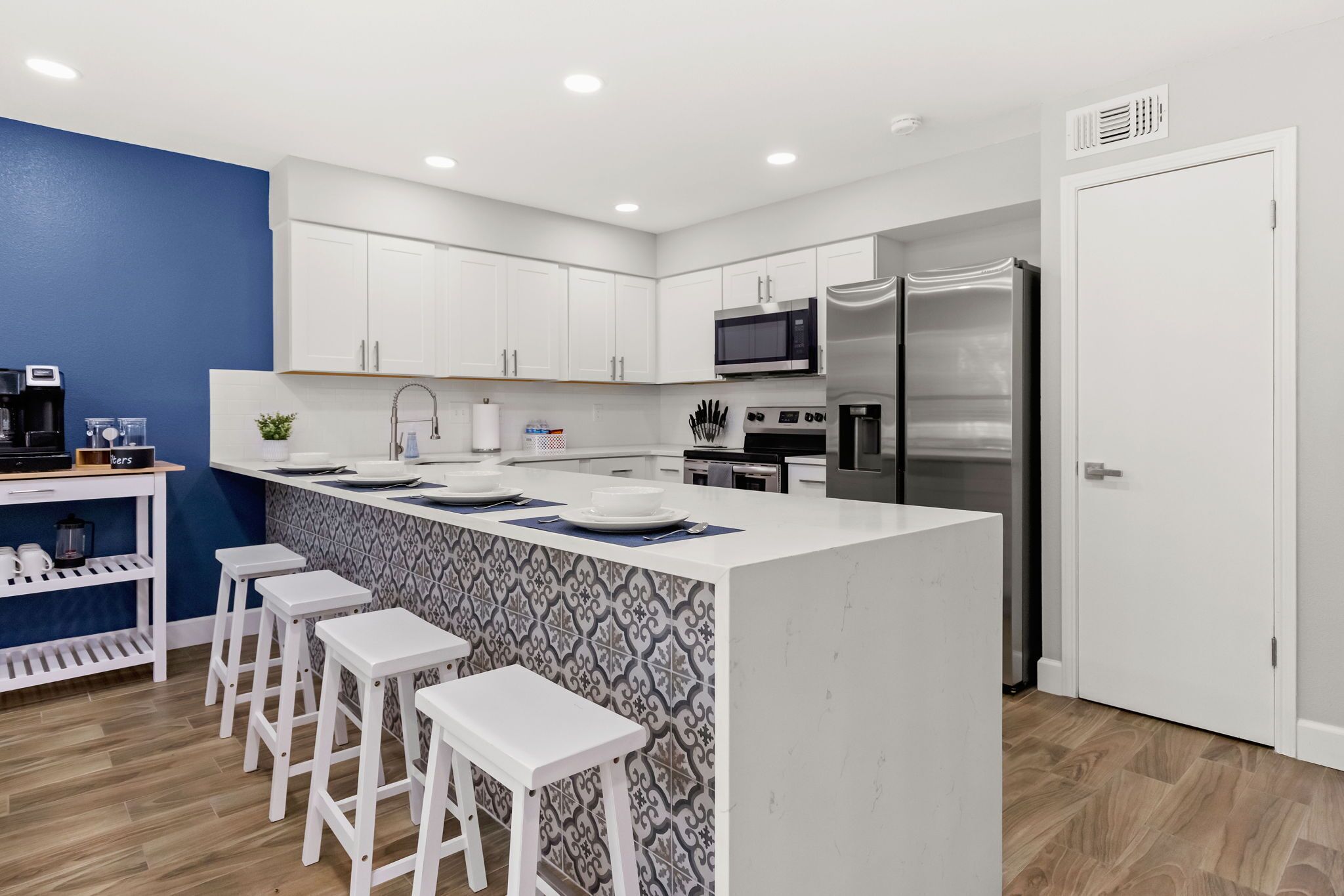 冰箱、微波炉、烤箱、炉灶