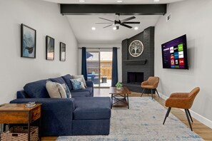 Smart TV, fireplace, table tennis - Sleeps 10 | New Year Discounts - Book Now (San Antonio)