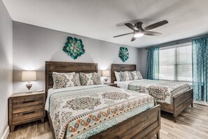 3 chambres, bureau, fer et planche à repasser, lit parapluie