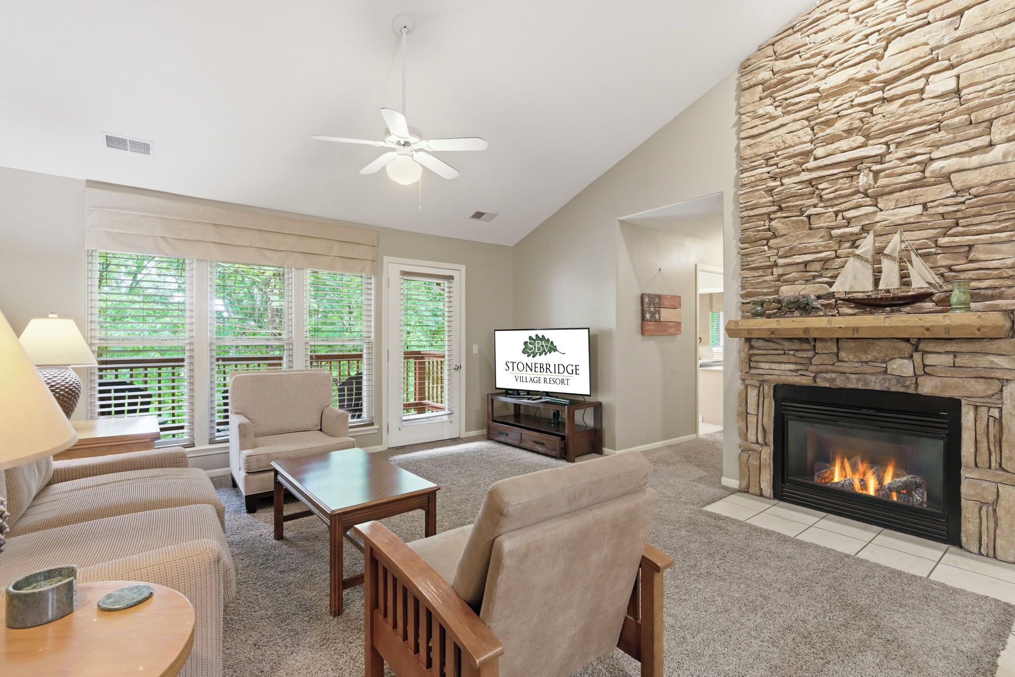 Smart TV, fireplace, DVD player
