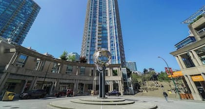 Gorgeous Water View Unit in Downtown Vancouver