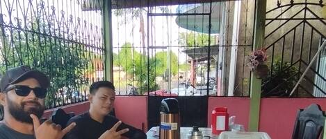 Petit déjeuner continental compris tous les jours