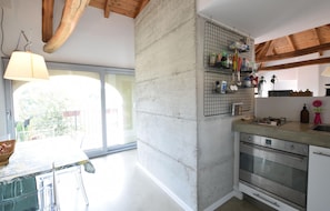 Réfrigérateur, surface de cuisson, lave-vaisselle, cafetiÚre-théiÚre