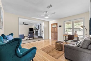 Living area - Azul Retreat near the lake (Azle)