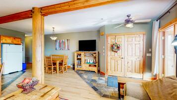 Télévision, cheminée