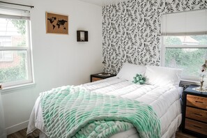 4 bedrooms, desk, iron/ironing board, free WiFi - Cozy 4BR Home – Two Living Spaces & Great Access (Clearfield)