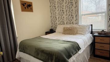 4 bedrooms, desk, iron/ironing board, free WiFi