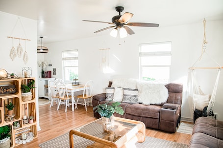 Smart TV, books. Cozy 4BR Home – Two Living Spaces & Great Access