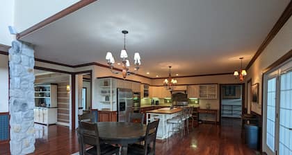 Perfect View: Plenty of room for everyone to stay and play!
