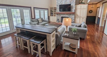 Perfect View: Plenty of room for everyone to stay and play!