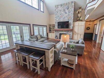 Perfect View: Plenty of room for everyone to stay and play!