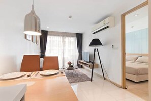 1 bedroom - Clean Modern Style +Bathtub+Wifi+ BTS@Sukhumvit (Krung Thep Maha Nakhon)