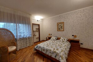 2 bedrooms, in-room safe, iron/ironing board, WiFi