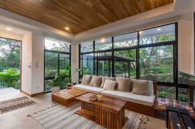 Playa Pelada/N. Guiones Luxury home, 5 min. Walk to Beach and Restaurants