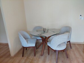 تناول الطعام