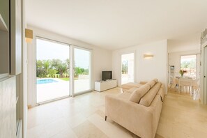 Living area - Modern villa with private pool: the ideal destination for your holidays (Carovigno)